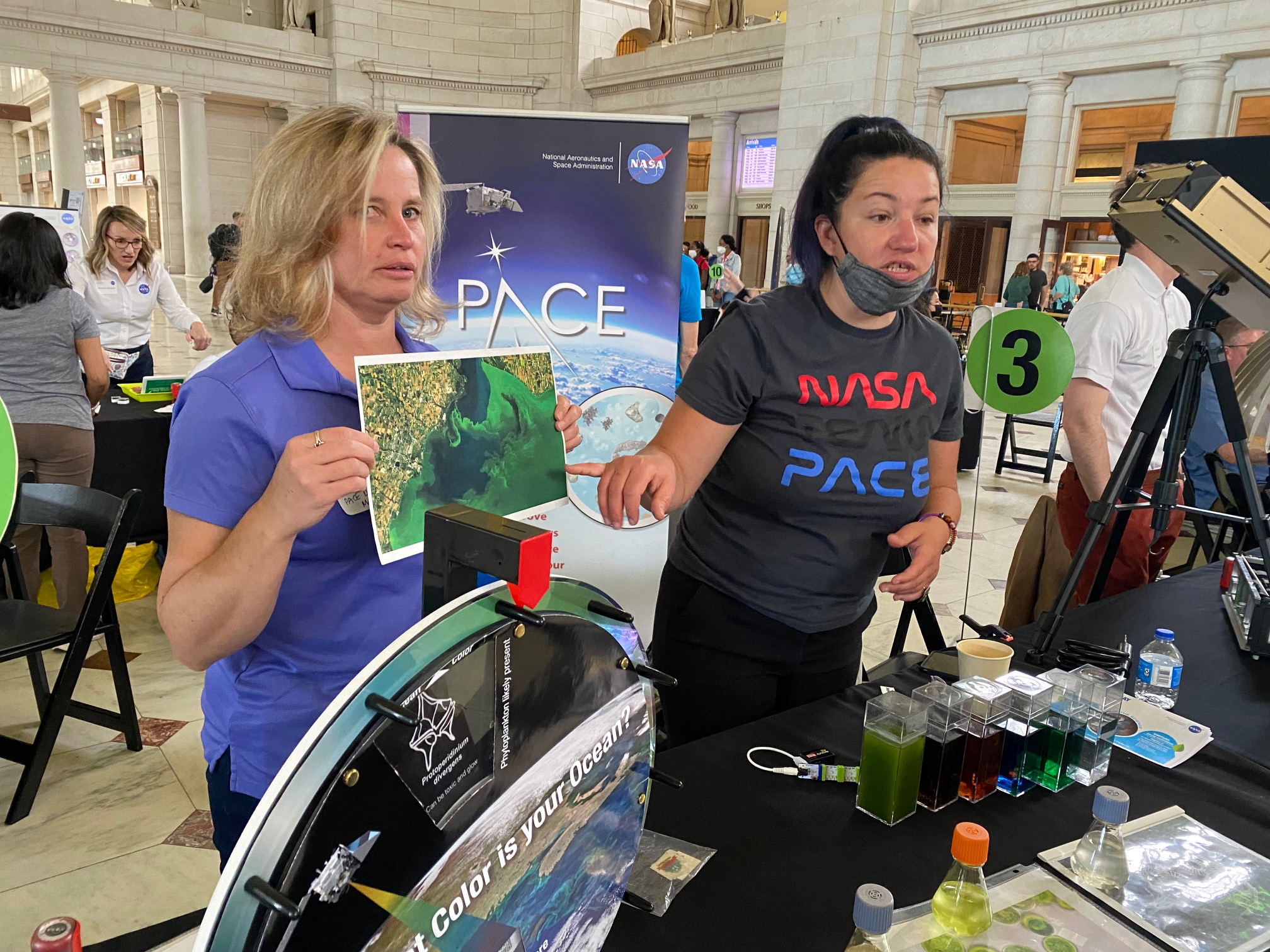 PACE members Ivona Cetinić and Juli lander explain the different phytoplankton that exist.
